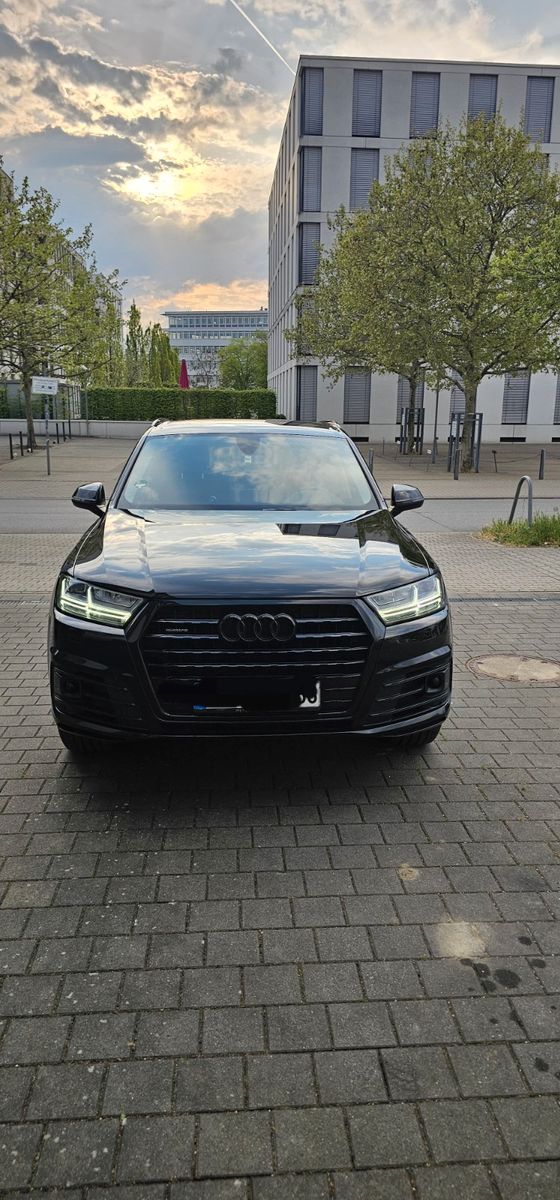 AUDI Q7 3.0/TDI/quattro/S-line/LED/Matrix