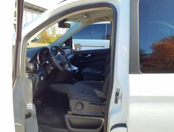 Fahrzeugabbildung Mercedes-Benz V 220 d Rise kompakt Nav SHZ 2,5t AHK RFK Tempom