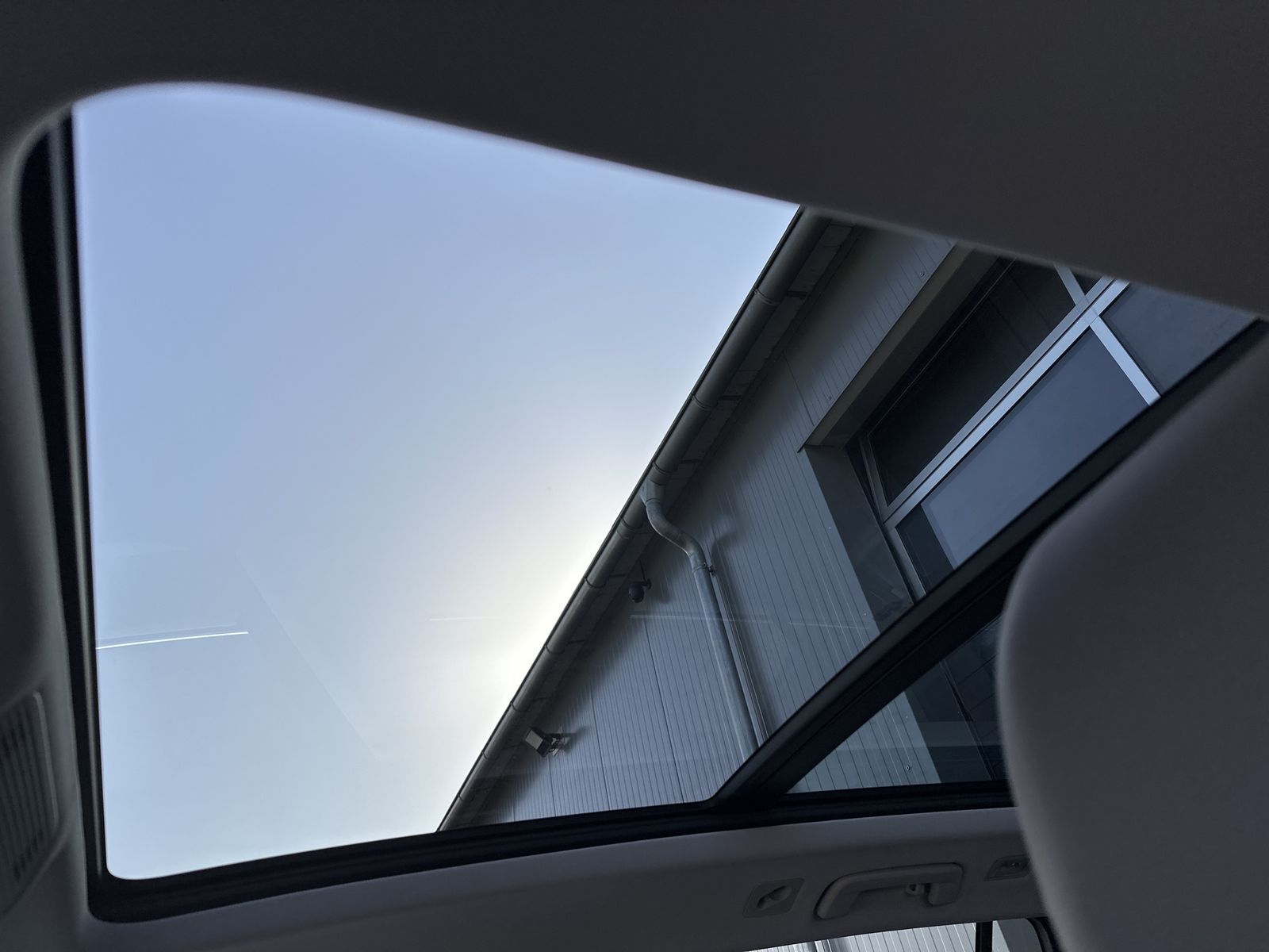 Fahrzeugabbildung Volkswagen Golf Alltrack 4Motion NAV+LED+PANO+ACC+17ZO+SHZ