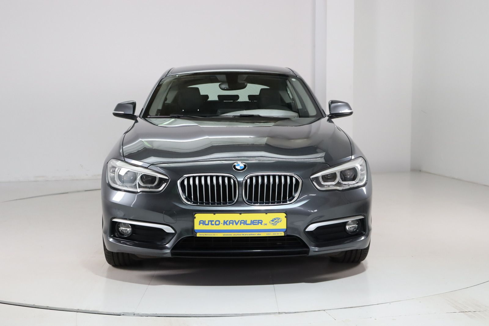 Fahrzeugabbildung BMW 125 i * LED * Keyless * Navi * Sitzhzg. * PDC