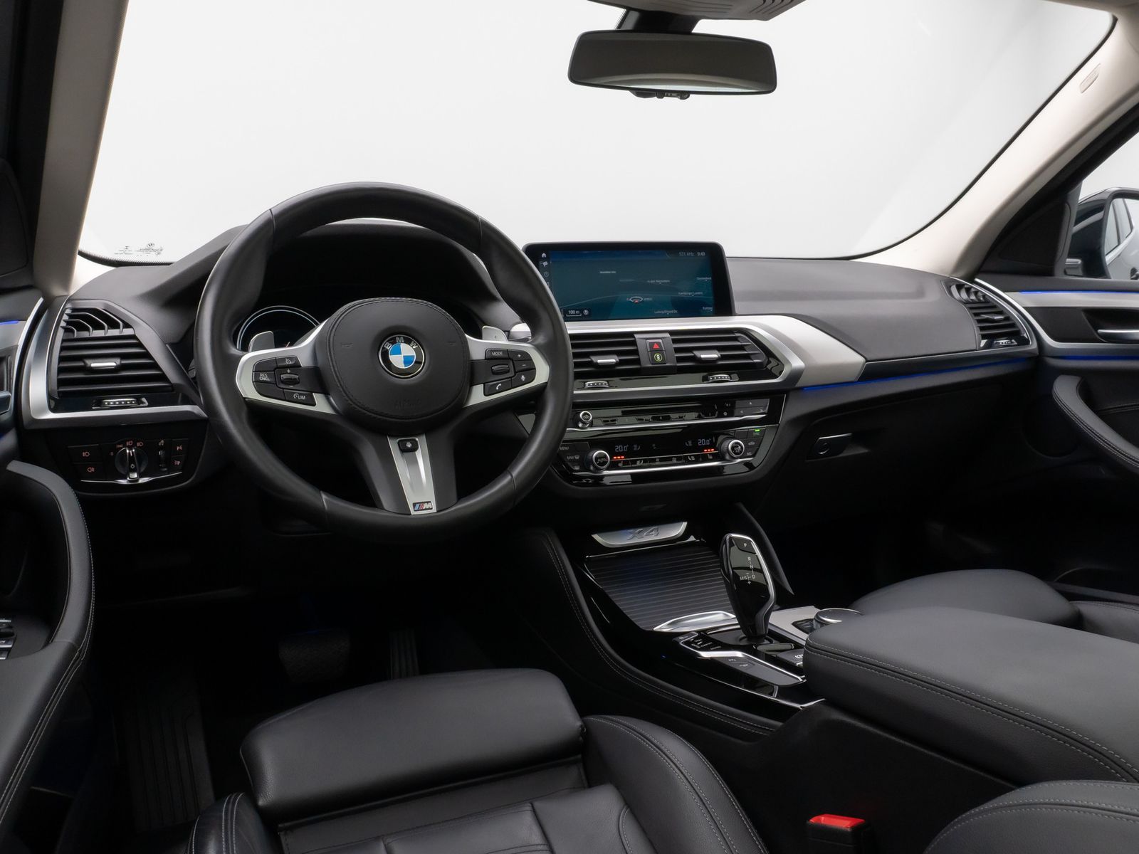 Fahrzeugabbildung BMW X4 xD30i xLine Panorama Kamera HUD HiFi DisplKey
