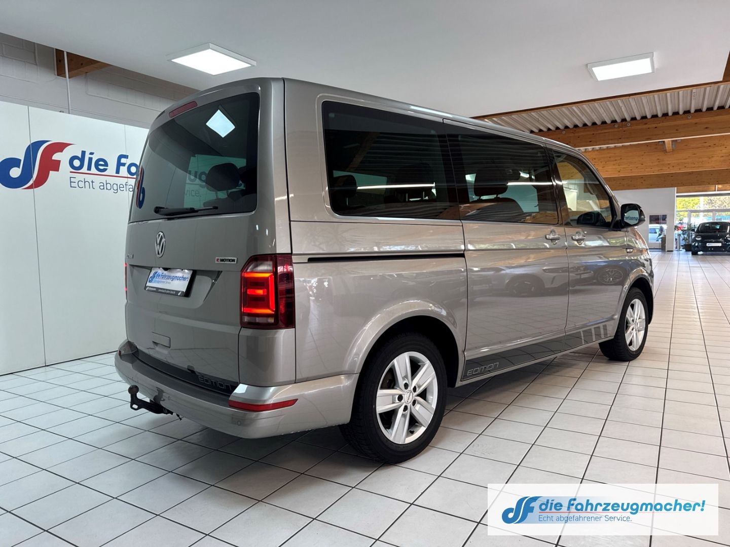 Fahrzeugabbildung Volkswagen T6 Multivan 4Motion Edition StandHZG Navi Leder