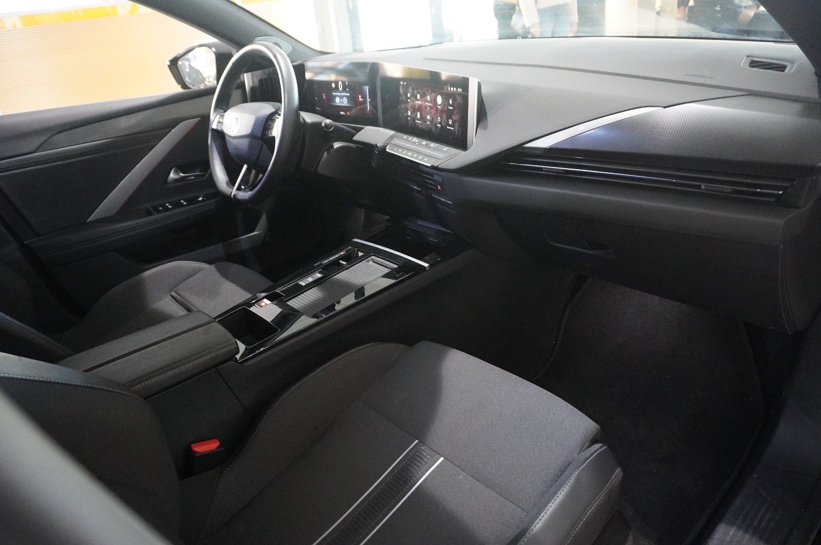 Fahrzeugabbildung Opel Astra L ST 1.2T GS LINE NAVI/LED/360°/VIRT./DAB+