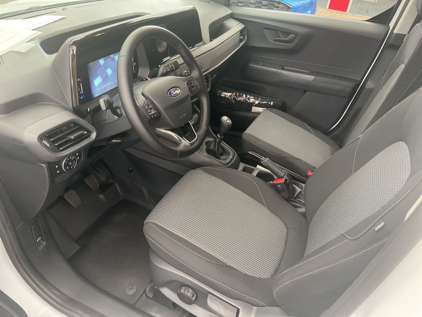 Fahrzeugabbildung Ford Transit Courier Trend 1.5EB 100PS *DAB Lenkradhz