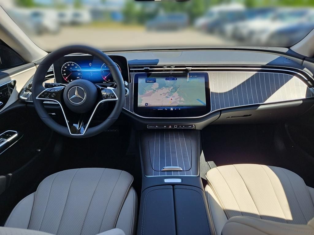 Fahrzeugabbildung Mercedes-Benz E 220 d 4M T-Modell +EDITION-AVANTGARDE+AHK+DIGI