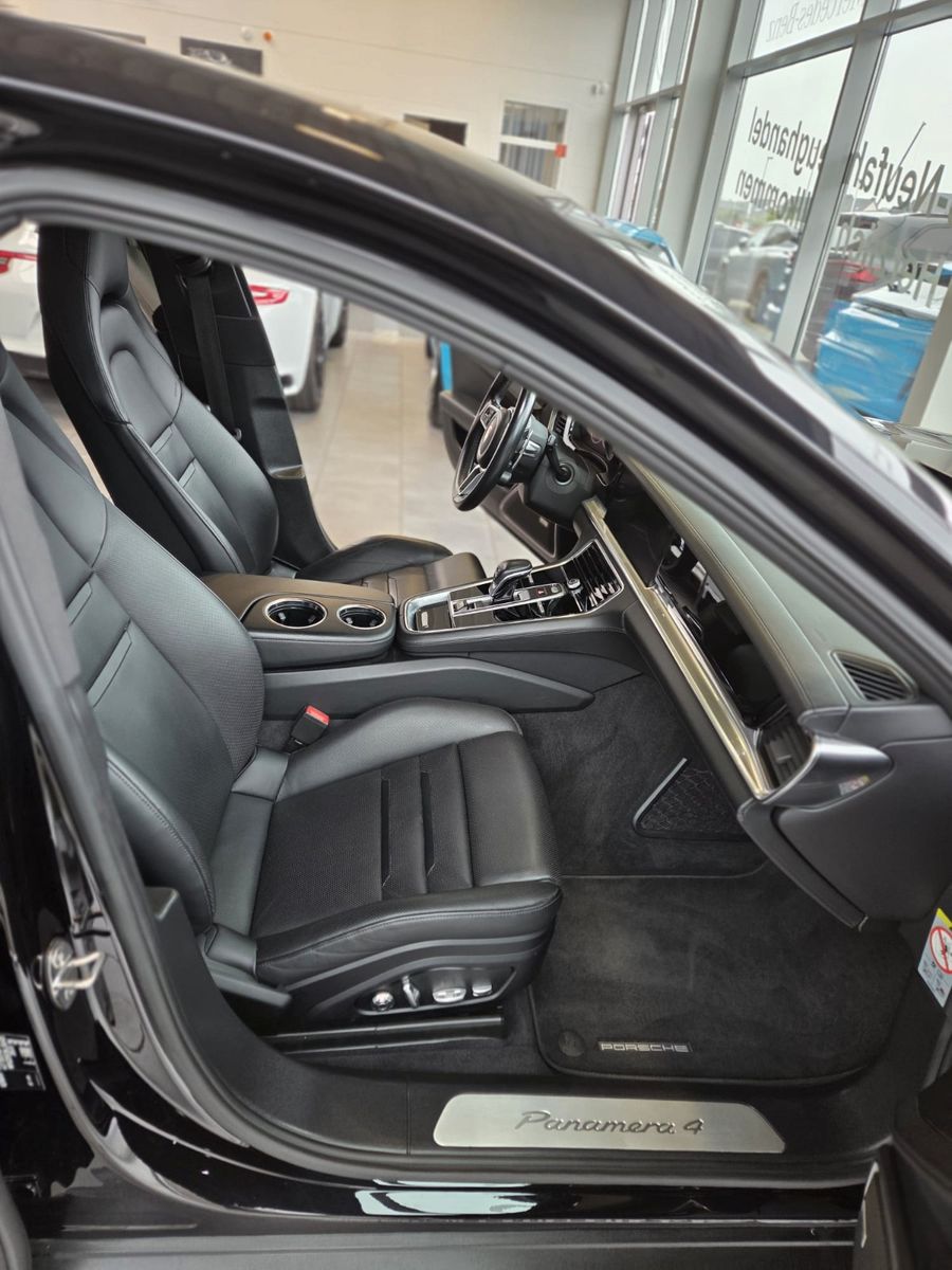 Fahrzeugabbildung Porsche Panamera Sport Turismo 4 E-Hybrid/VOLLAUSTATTUNG