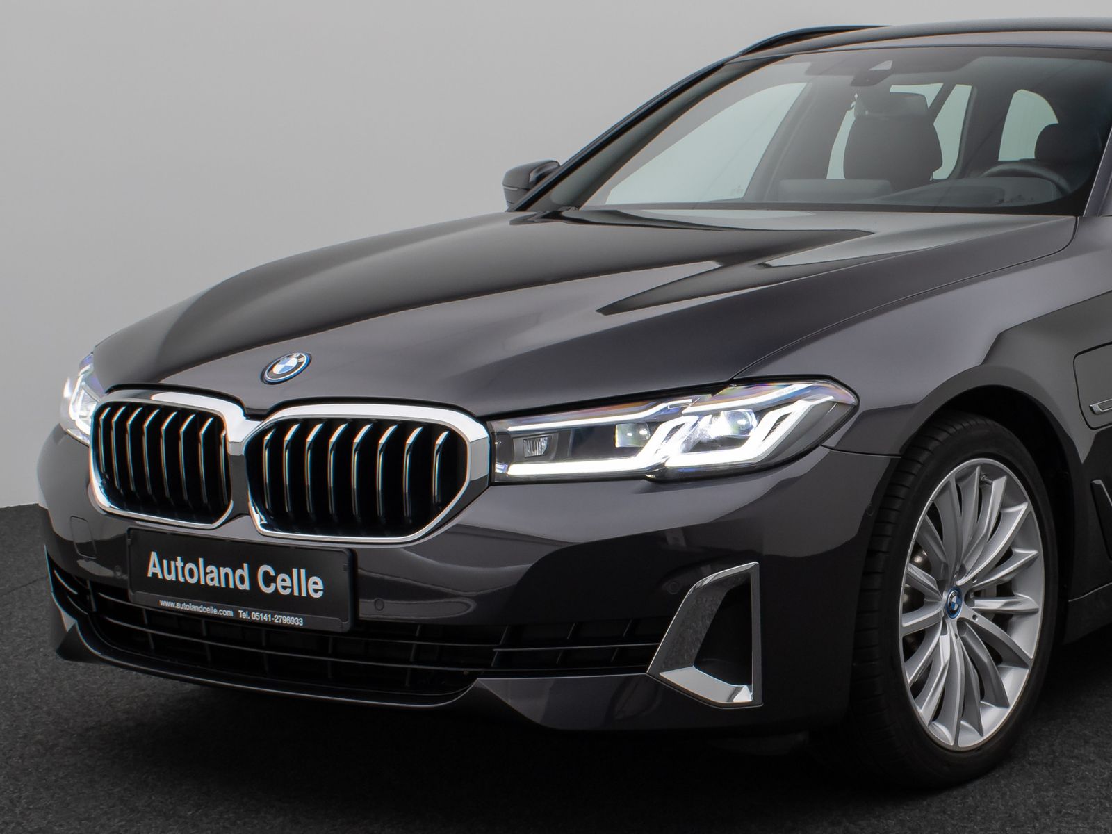 Fahrzeugabbildung BMW 530e LuxuryLine Kamera Laser HUD DAB H/K Komfort