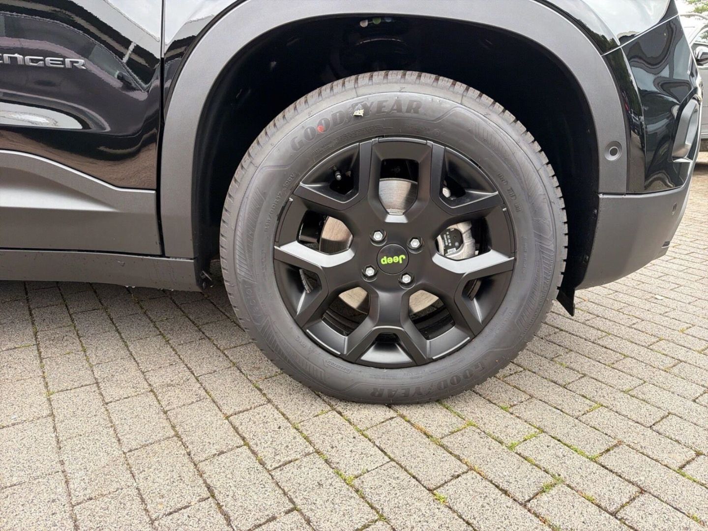 Fahrzeugabbildung Jeep Avenger Overland Mild-Hybrid 4xe-Leder-Panoramad