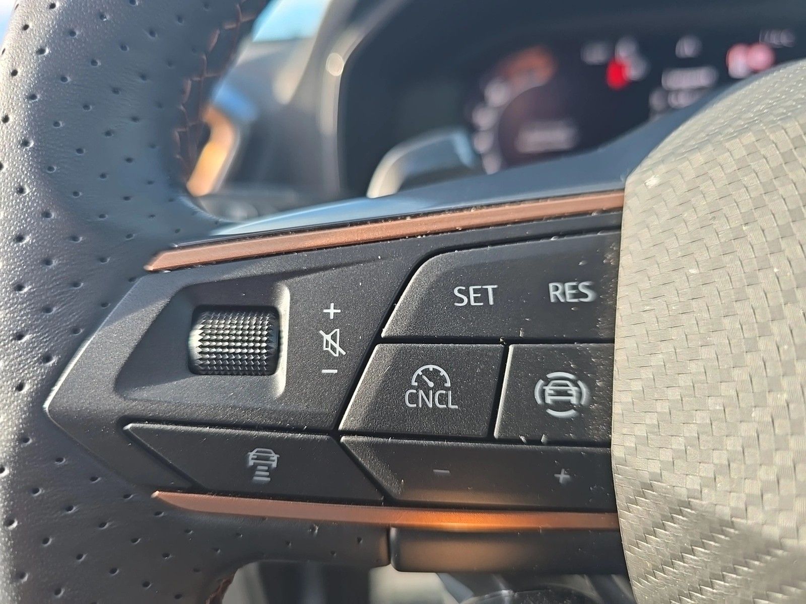 Fahrzeugabbildung CUPRA Leon Sportstourer 1.5 e-Hybrid 200 kW VZ AHZ MAT