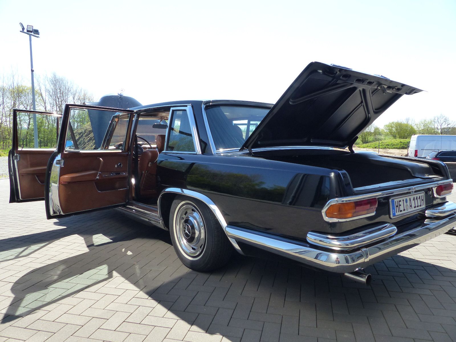 Fahrzeugabbildung Mercedes-Benz 600