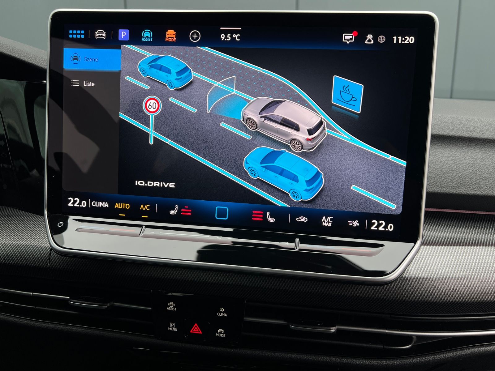 Fahrzeugabbildung Volkswagen Golf VIII R 2.0 TSI DSG 4MOTION *IQ.Light, Black