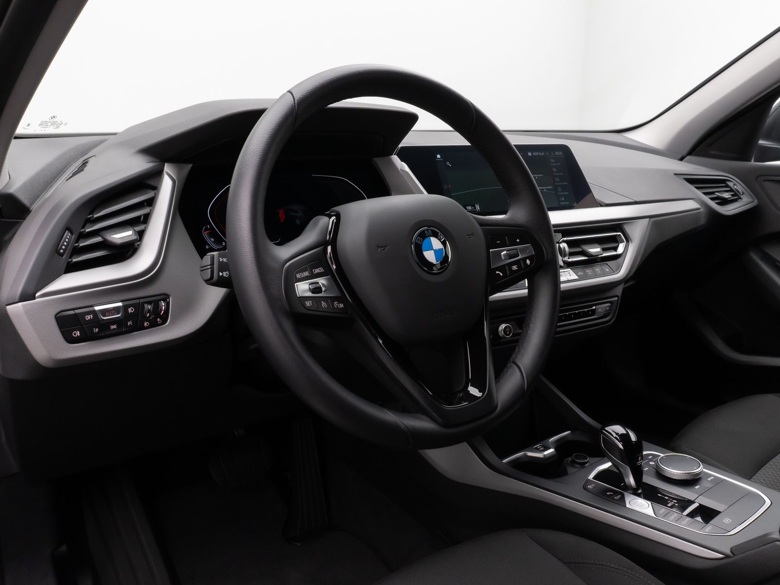 Fahrzeugabbildung BMW 118i DAB CockPitPro Geschwindigkeitsreg PDC LED