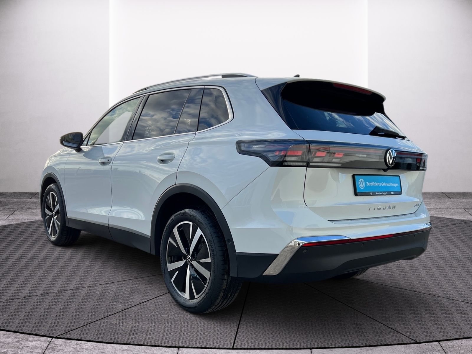 Volkswagen Tiguan Elegance 1,5 l eTSI Matrix Kamera IQ.Dri foto 5