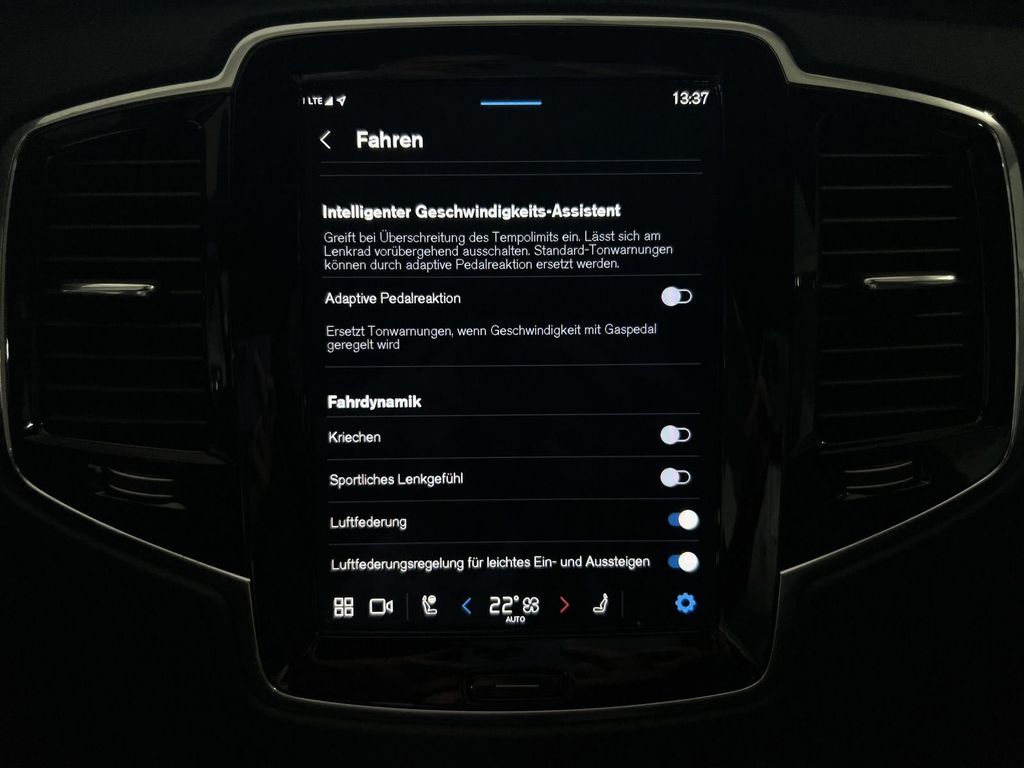 Volvo XC90 T8 Plus Bright Recharge AWD FourC AHK B&W