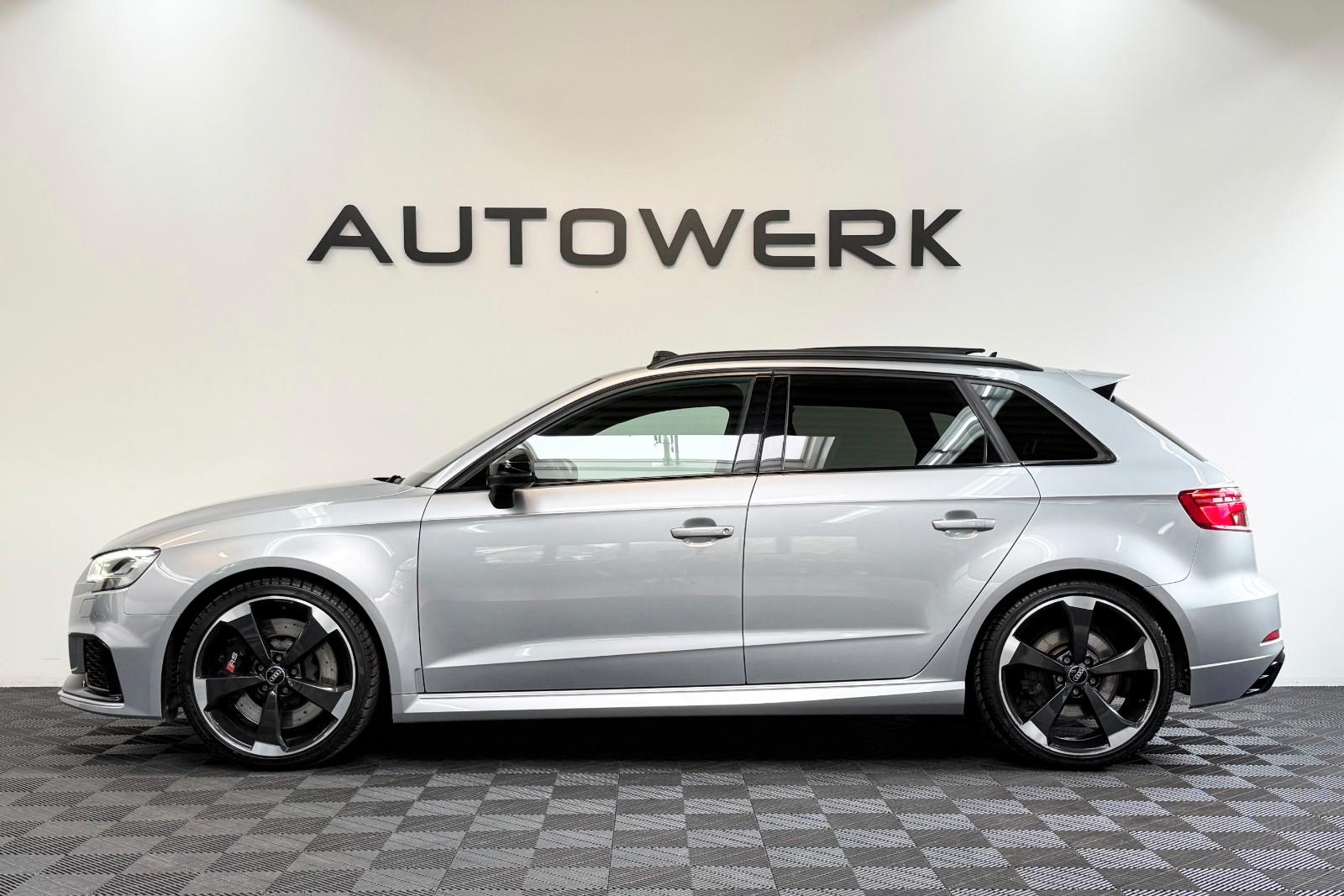 Audi RS 3 Sportback 2.5 TFSI Quattro*SCHALE*PANO*KAME