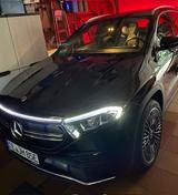 Mercedes-Benz EQA 250 AMG PANO KEYLES 20" LEDER KAM EL. SITZE  - mit Elektro-Antrieb: Schwarz, Schiebedach
