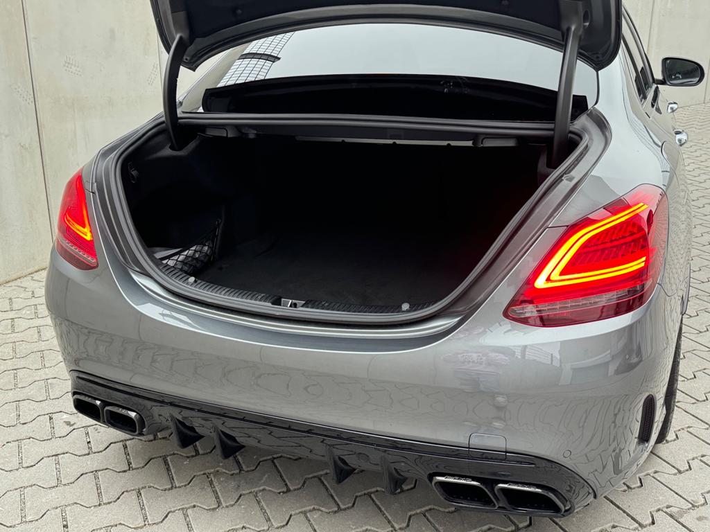 Mercedes-Benz C 63 AMG