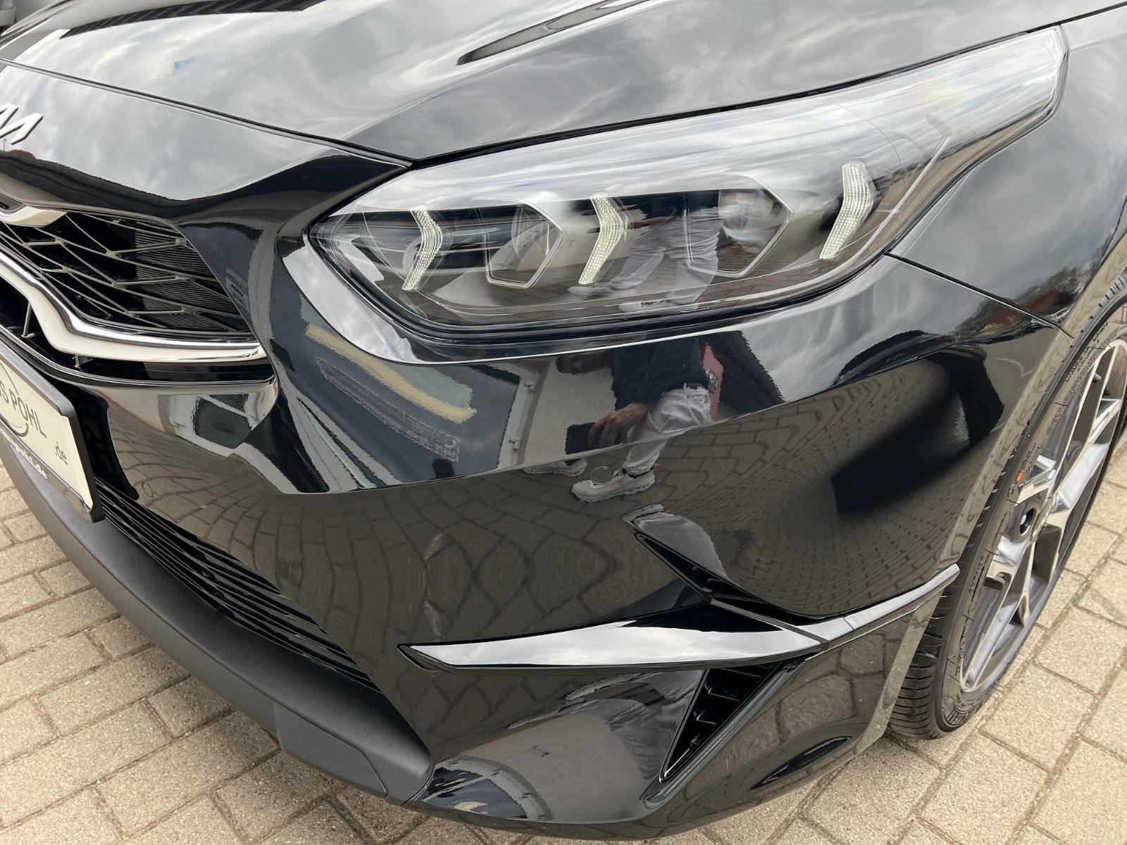 Fahrzeugabbildung Kia Ceed Sportswagon 1.5 T-GDI 140 PS UltiBL STY JBL