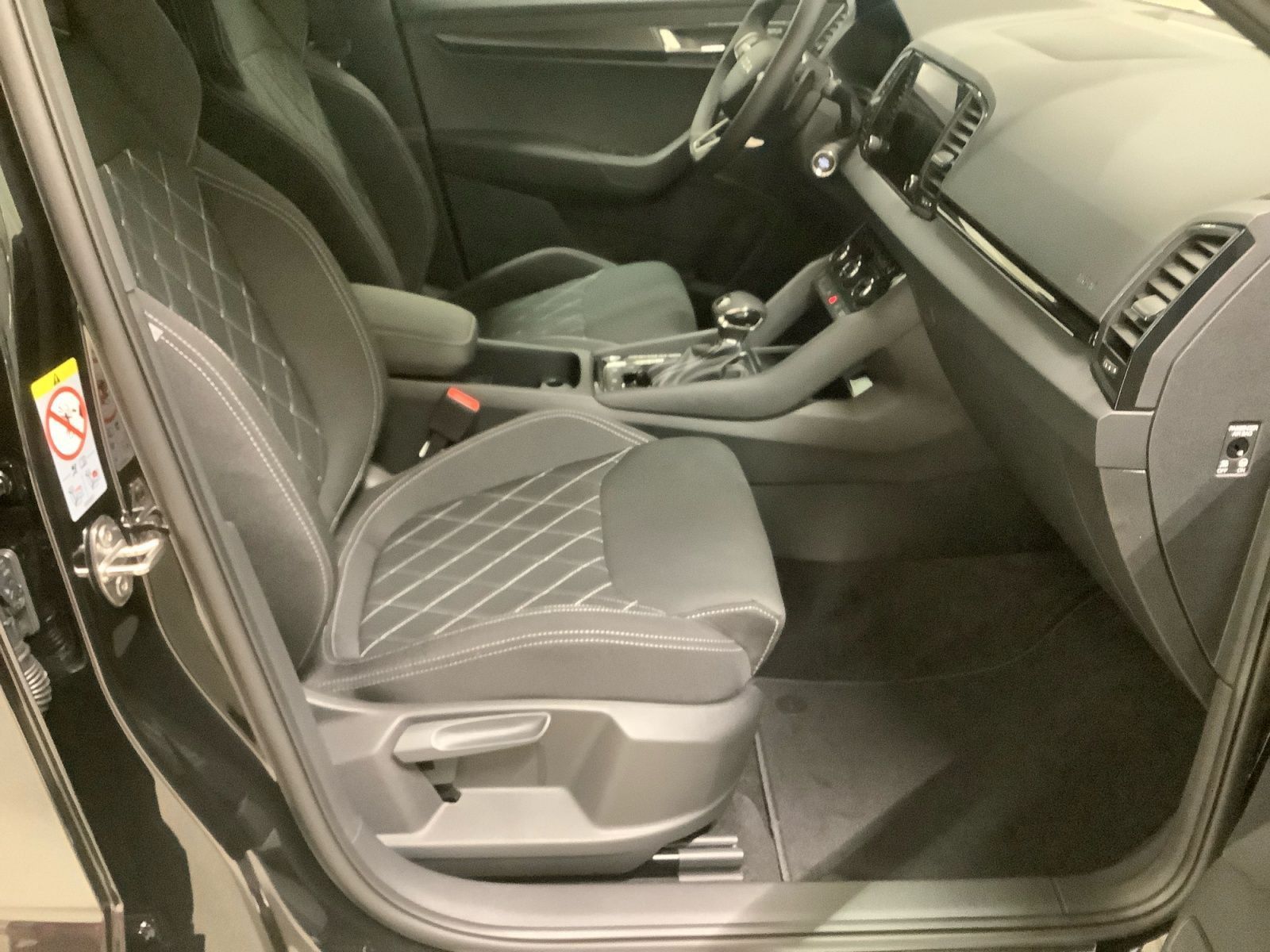 Karoq Sportline TDI 110 kW DSG NAVI LED AHK