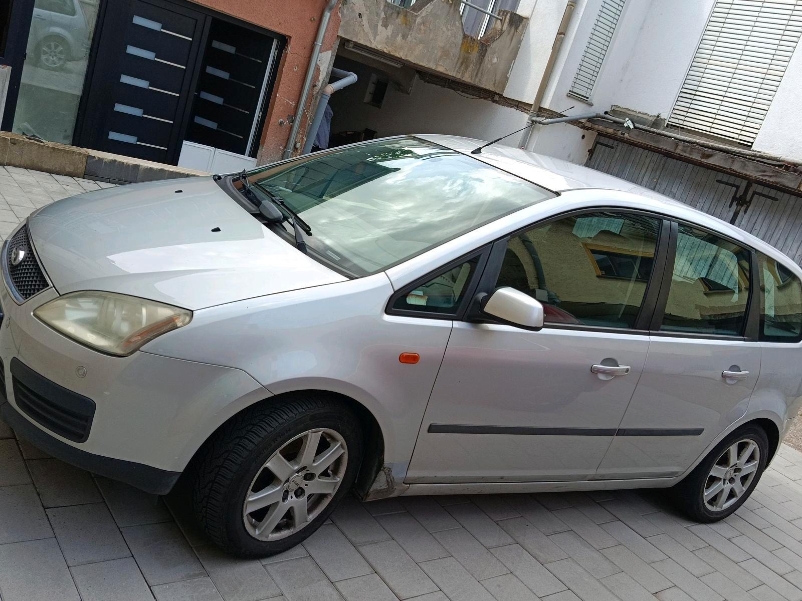 Ford Focus 2005 — rear view