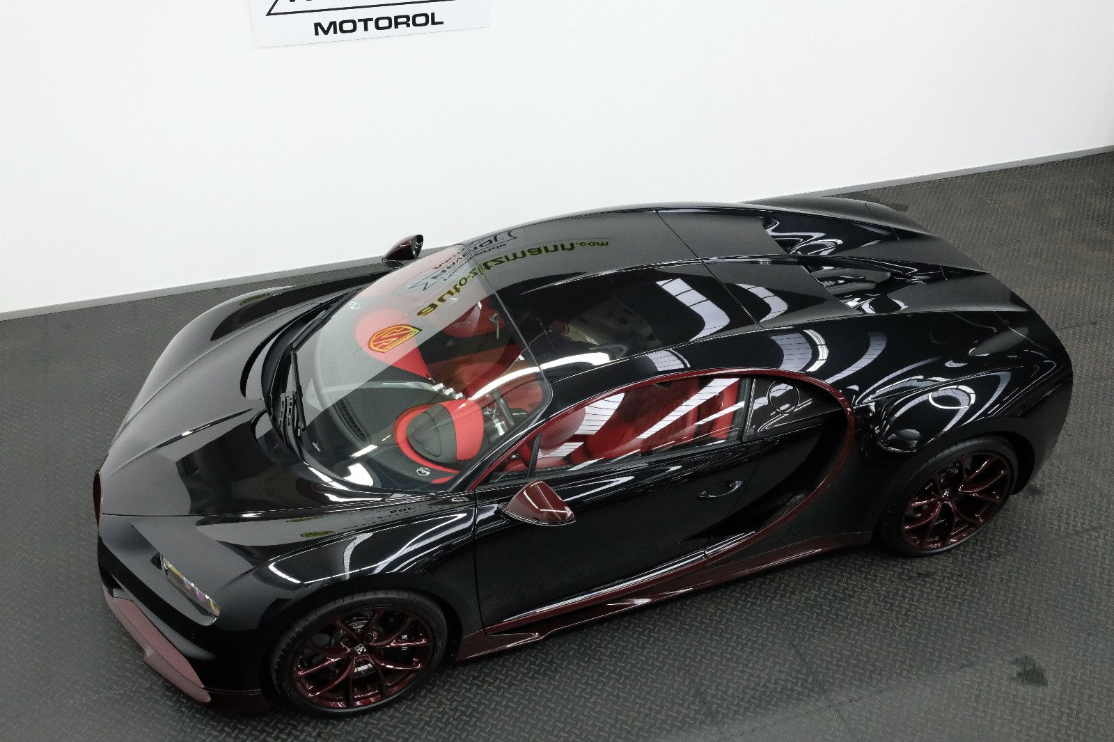 Fahrzeugabbildung Bugatti Chiron/CARBON/WARRANTY+SERVICE NEU+PACKAGE