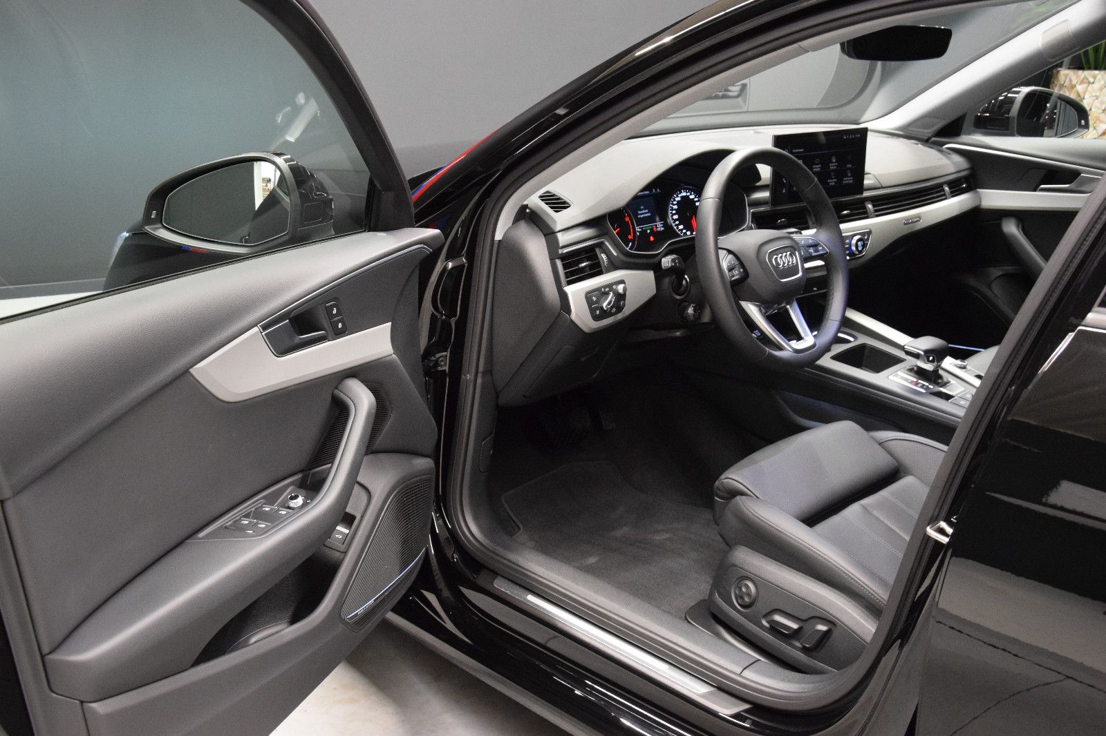 Fahrzeugabbildung Audi A4 Avant 40 TDI quattro B&O HuD Sitzbelü. ACC