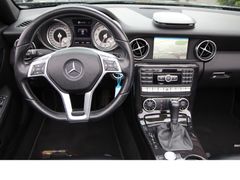 Fahrzeugabbildung Mercedes-Benz SLK 250 AMG Sportpaket*Harman/Kardon*Ambient*Xen