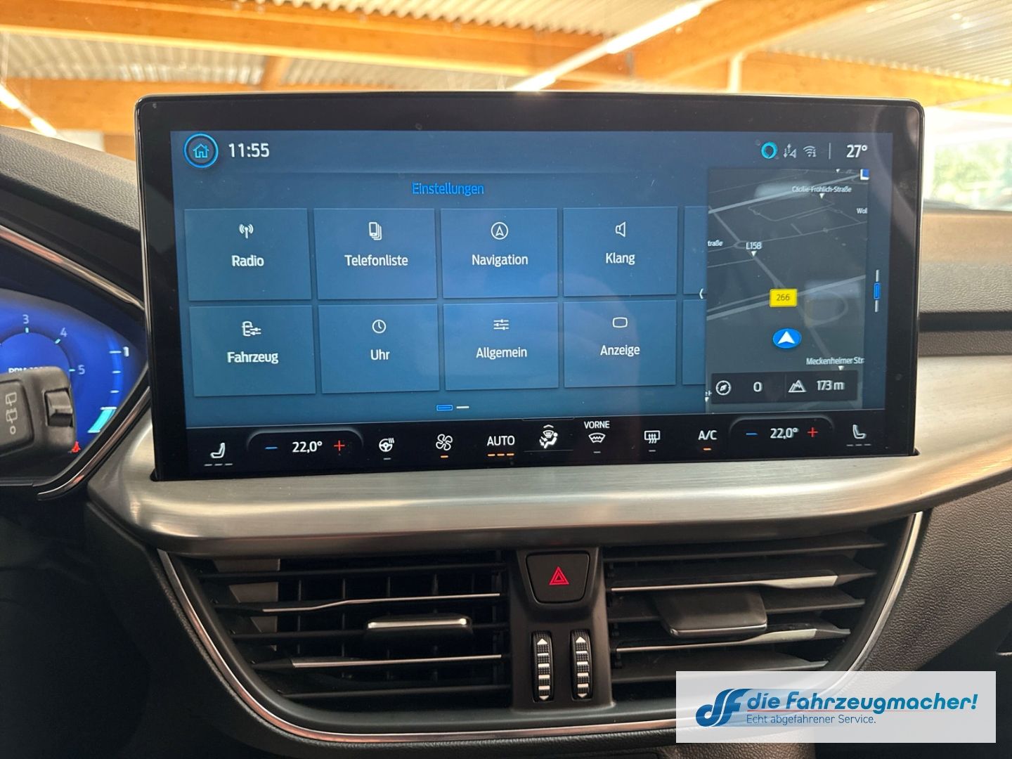 Fahrzeugabbildung Ford Focus Turnier Titanium X Sportpaket Navi Digital