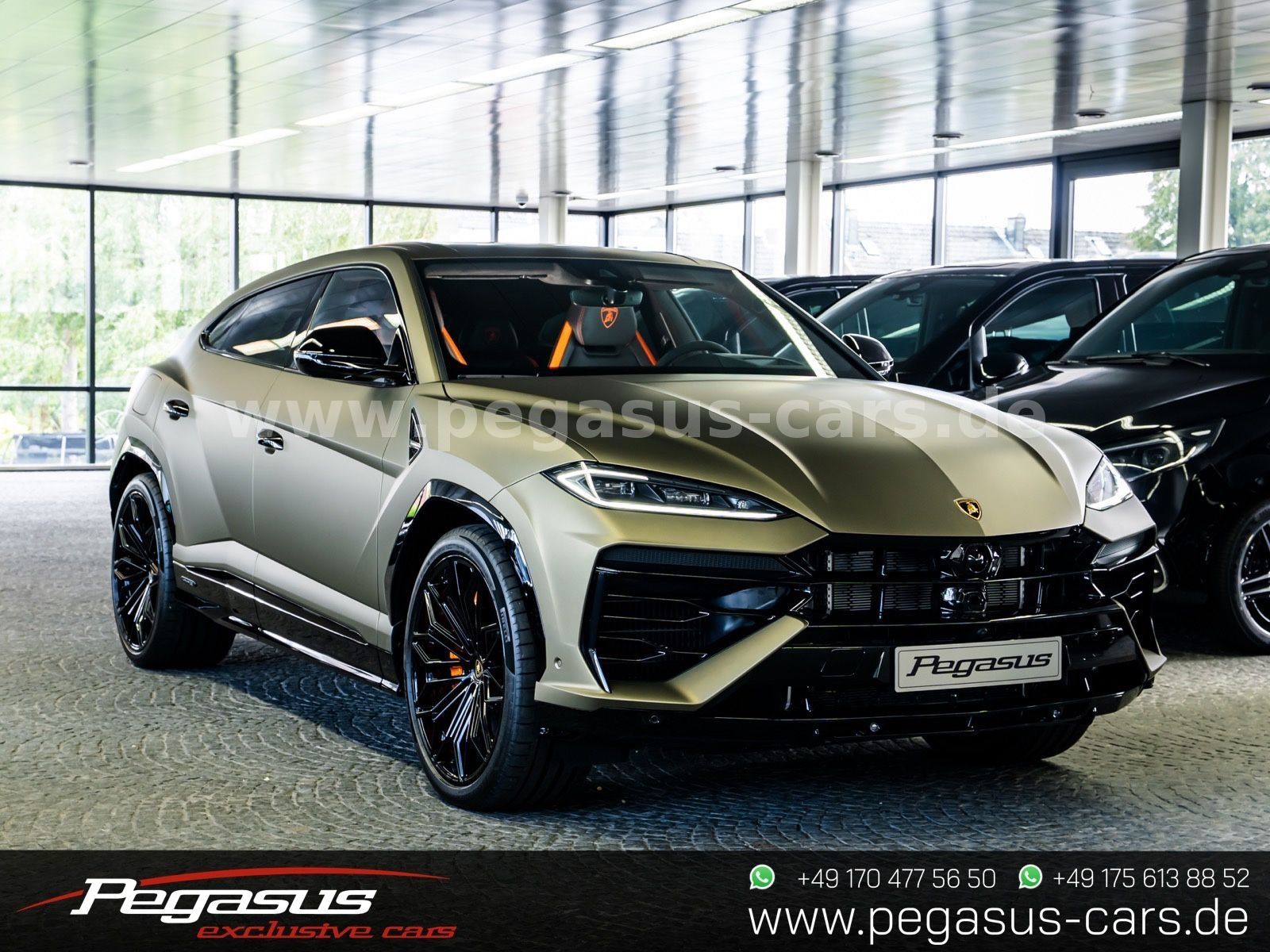 LAMBORGHINI Urus - 5