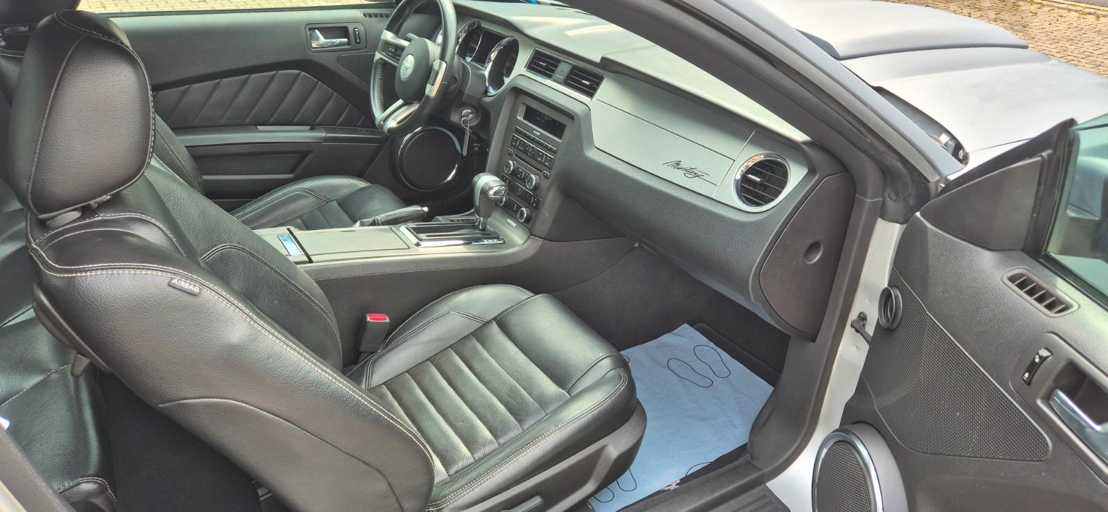 Ford 4.0 V6 Coupe Matt lackiert  Sportfahrwerk 18"