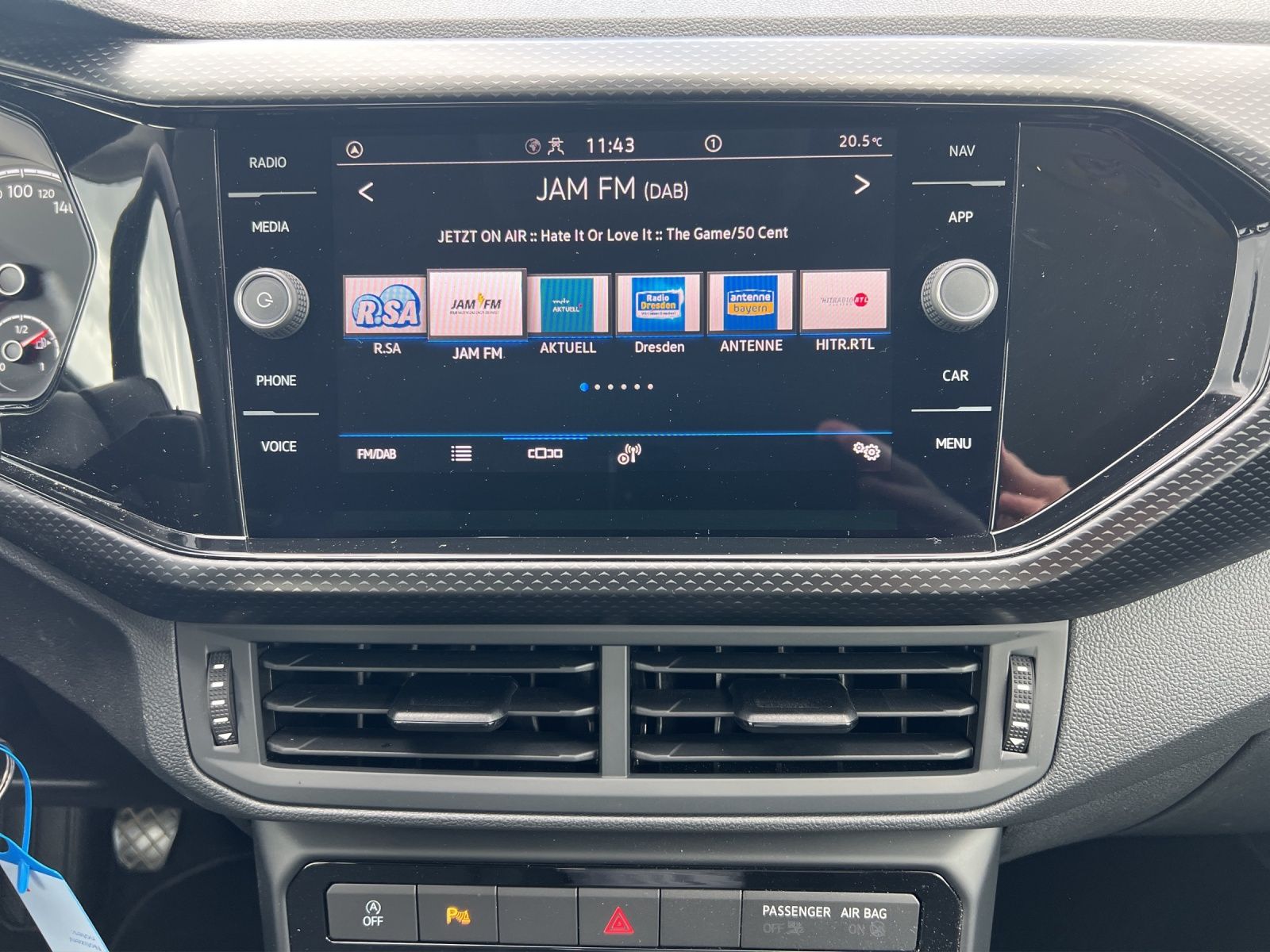 Fahrzeugabbildung Volkswagen T-Cross Life TSI LED ACC SHZ PDC WeConnect