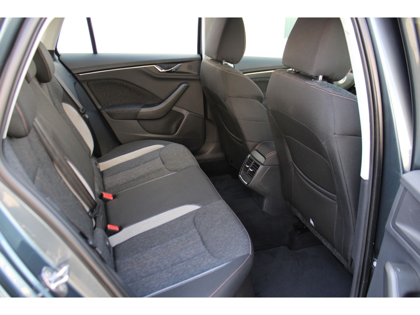 SKODA Scala Style 1.0 TSI LED GRA CarPlay StHzg DAB PD - Image 10
