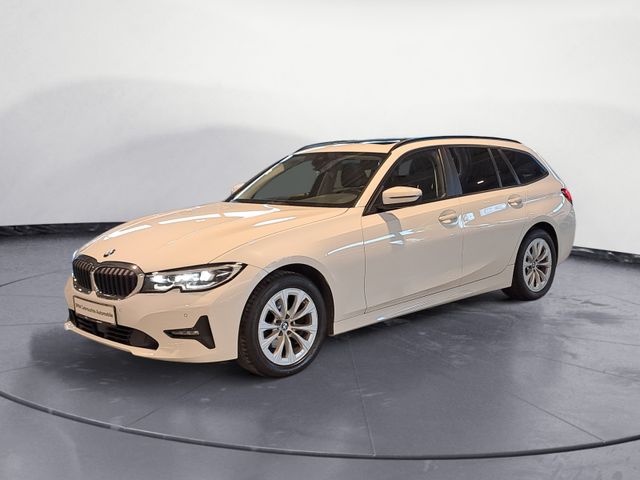 BMW 320d xDrive Touring Advantage Automatic H&K Pano