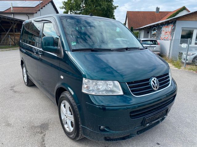 Volkswagen T5 Transporter Bus Caravelle