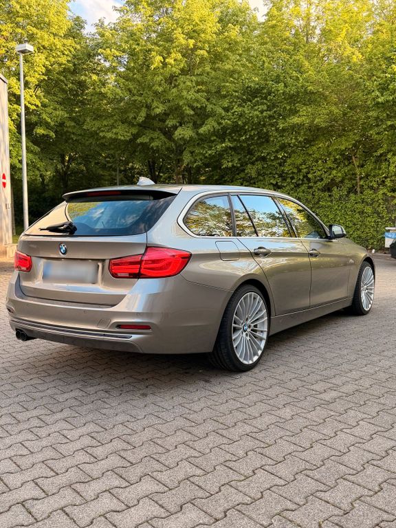 Image of BMW 320