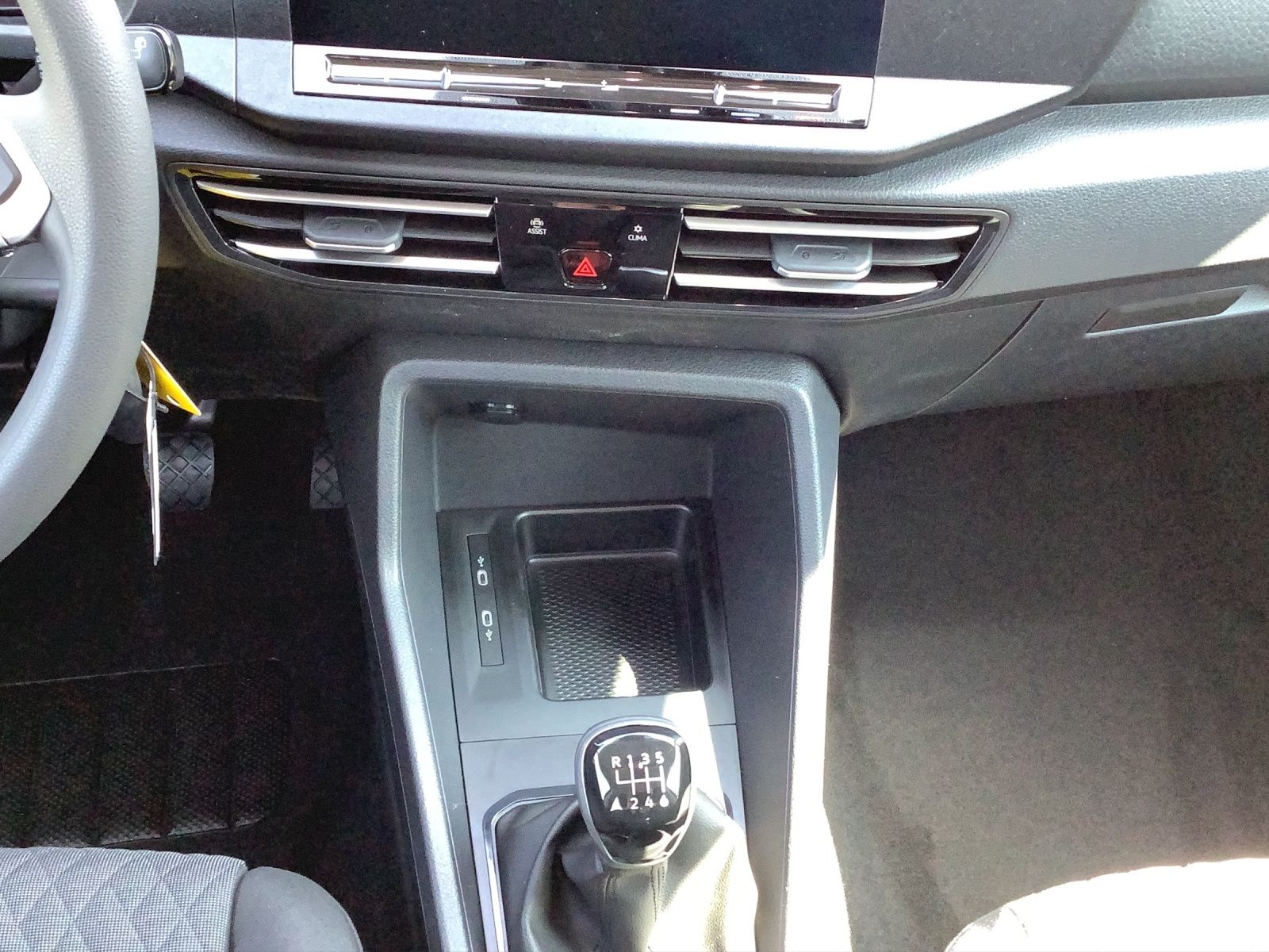 Fahrzeugabbildung Volkswagen Caddy TDI Life LED NAVI PDC GRA REAR VIEW