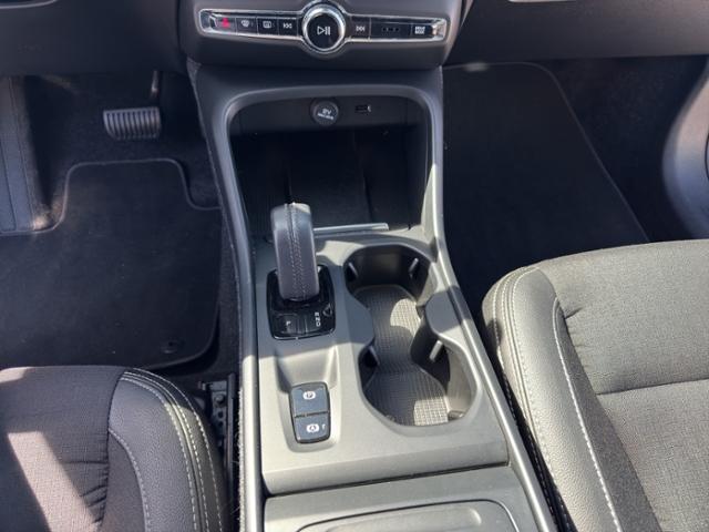 Volvo XC40 Momentum D3 2WD Autom. SSD AHK*