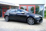 Volvo V40 2.0 D2 R-Design Navi|Leder-Alcantara|Clima|L - Volvo V40 mit Diesel-Antrieb: 2.0