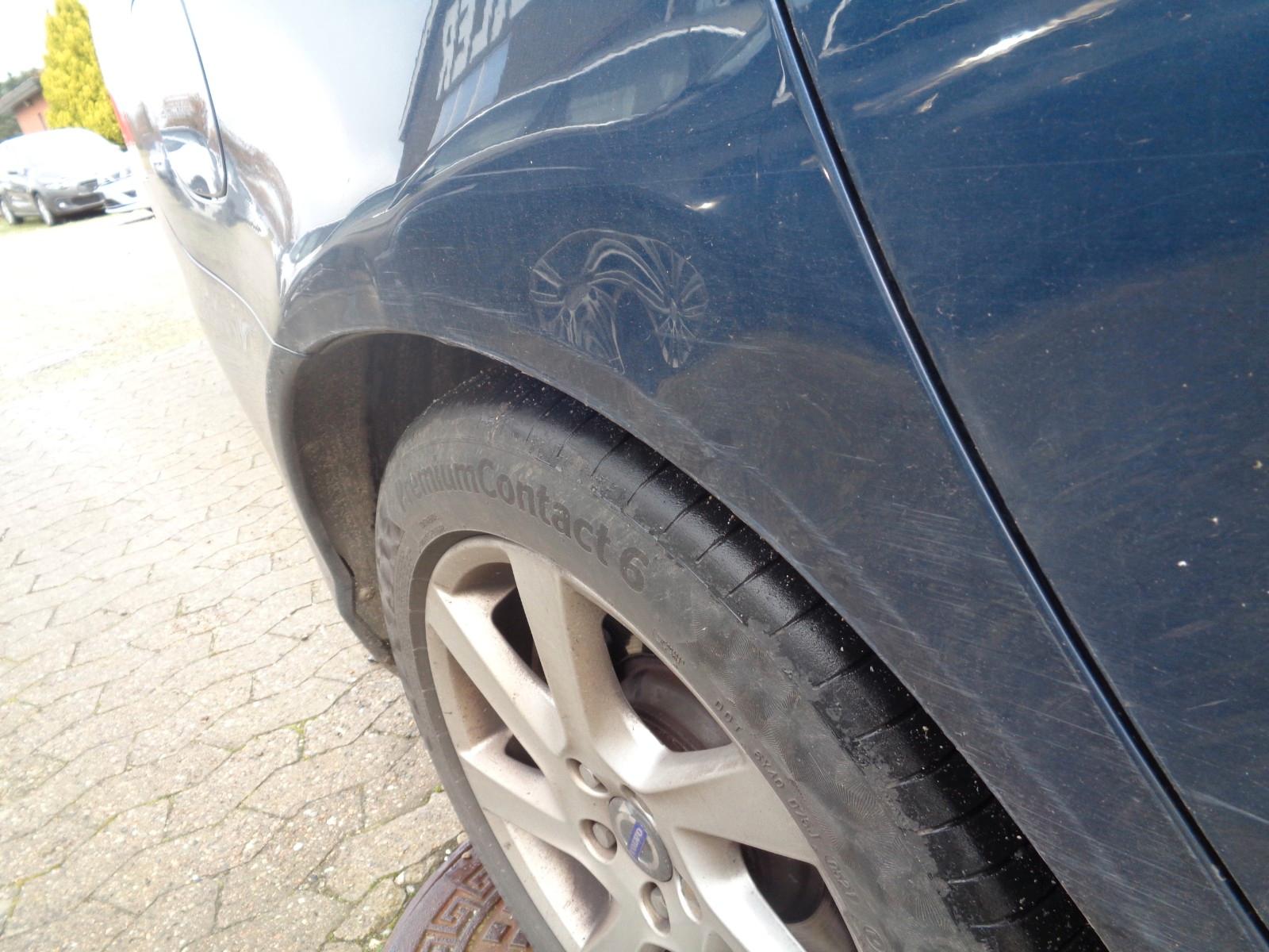 Volvo V70 2015 — photo 17