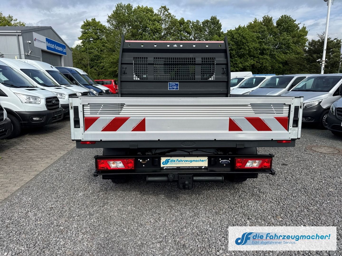 Fahrzeugabbildung Ford Transit Pritsche 310 L2 Doppelkabine Trend AHK D