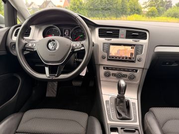 Volkswagen Golf - 6