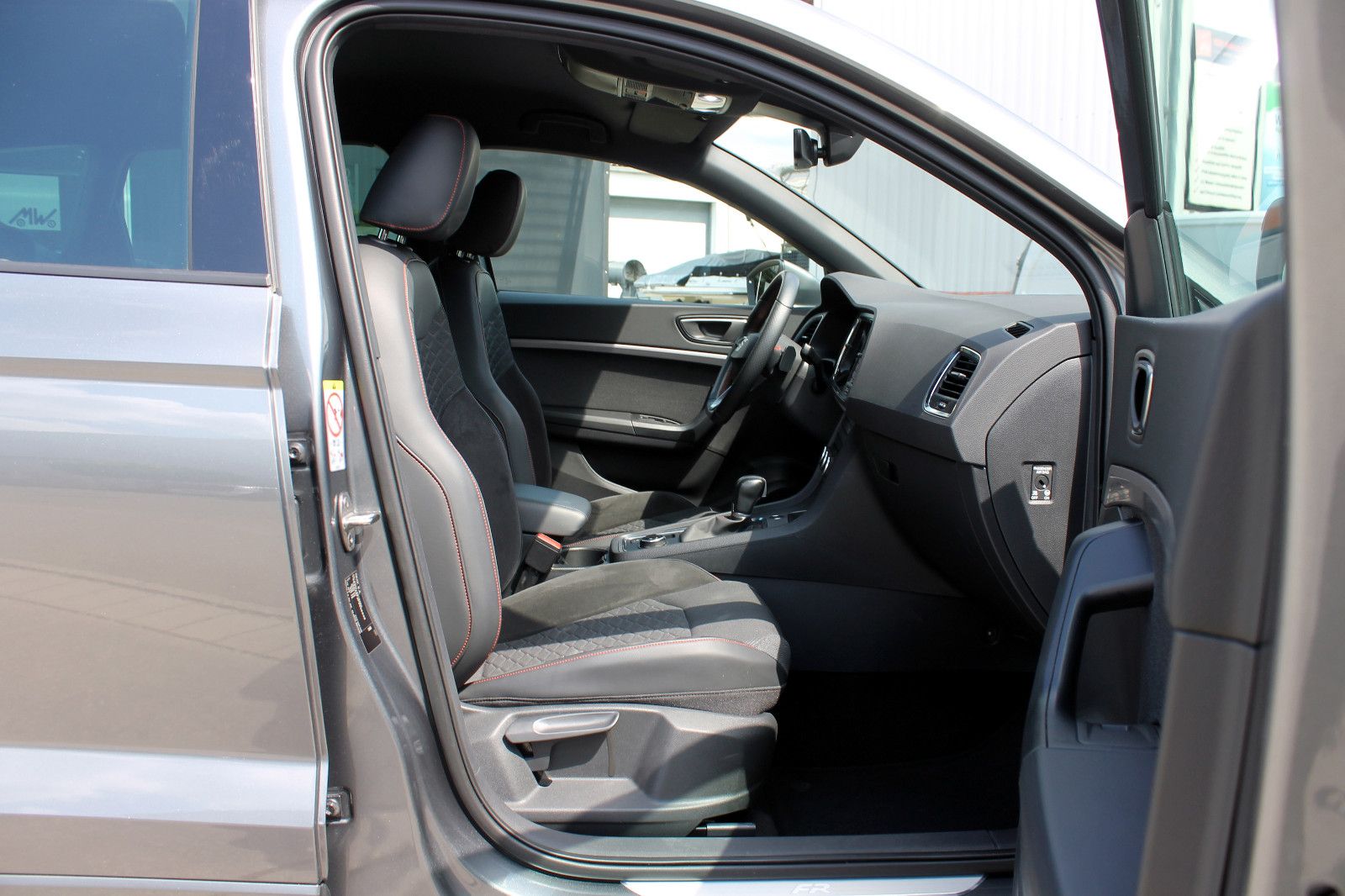 Fahrzeugabbildung SEAT Ateca 1.5 TSI DSG FR-Line ACC LED NAVI KAM PDC