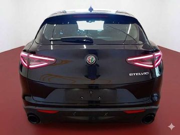 Alfa-Romeo Stelvio - 5
