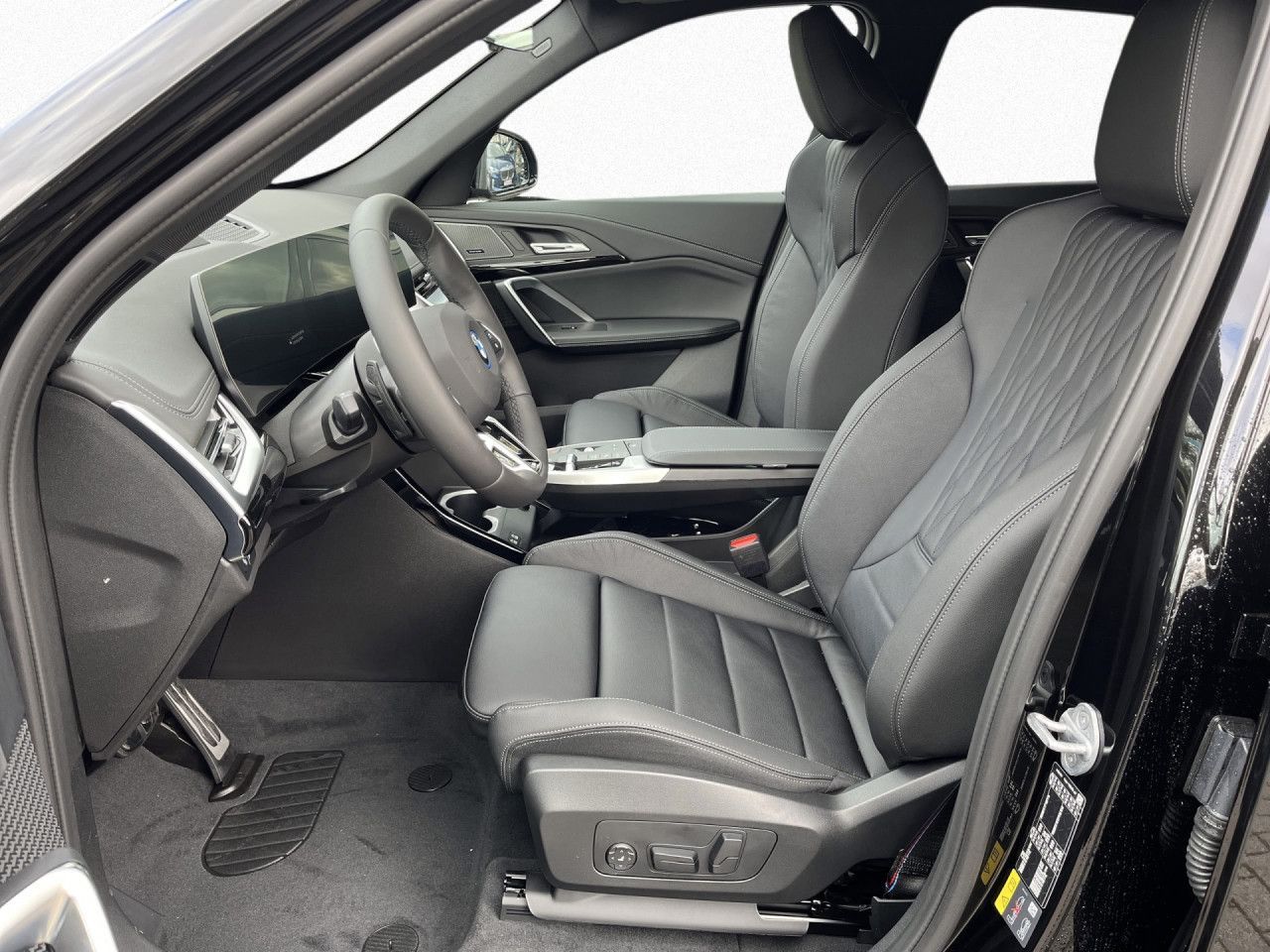 BMW iX1 - Bild 11
