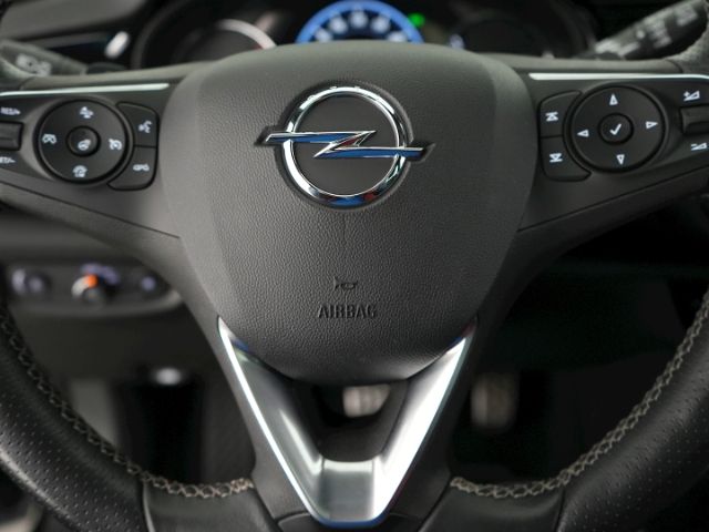 Insignia B ST GSi 4X4 AT+AHK+NAVI+SCHIEBEDACH+SI