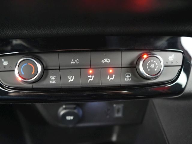 Corsa F FACELIFT YES+SITZ-/LENKRADHEIZUNG+LED-SC