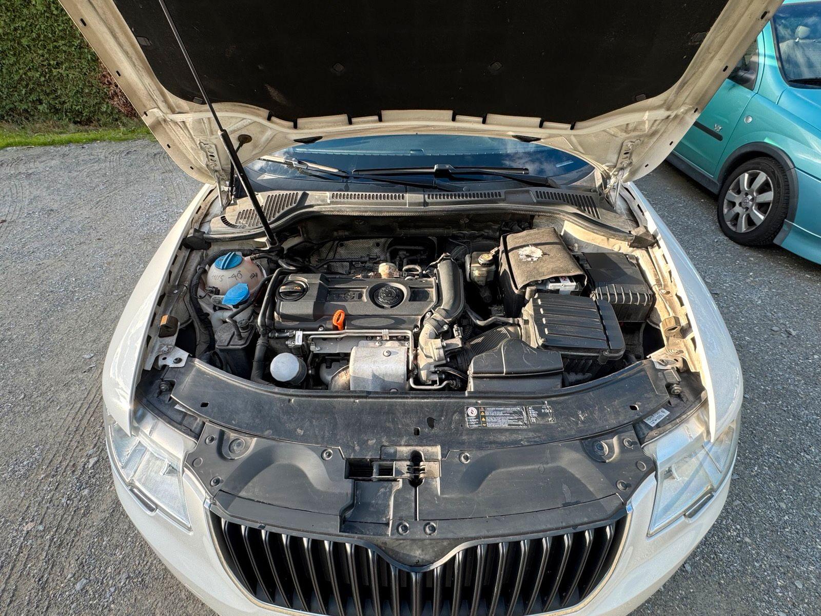 Skoda Superb 2011 — photo 7
