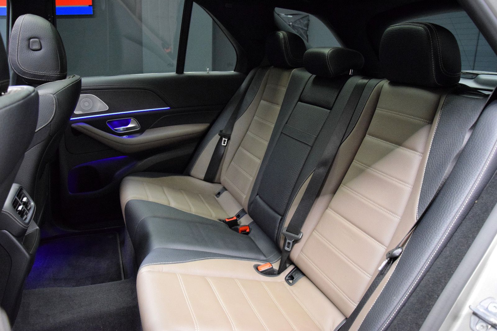 Fahrzeugabbildung Mercedes-Benz GLE 300d 4Matic Pano HuD Airmatic Burmes Standhz