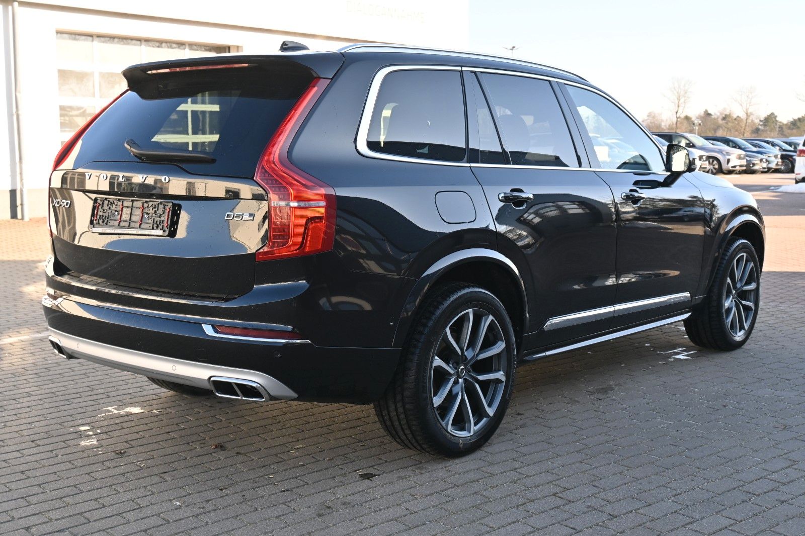 Fahrzeugabbildung Volvo XC90 D5 AWD Autom. Inscription*LUFT*360°*AHK*7-S