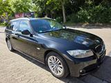 BMW 318 3 Touring 318i Automatik, Panoram, Ahk - BMW 318 aus 2011: 318i